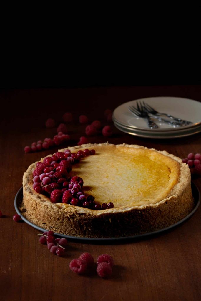 Veganer Käsekuchen wie bei Mama – einfaches Rezept mit pflanzlichem Quark und Zitronennote