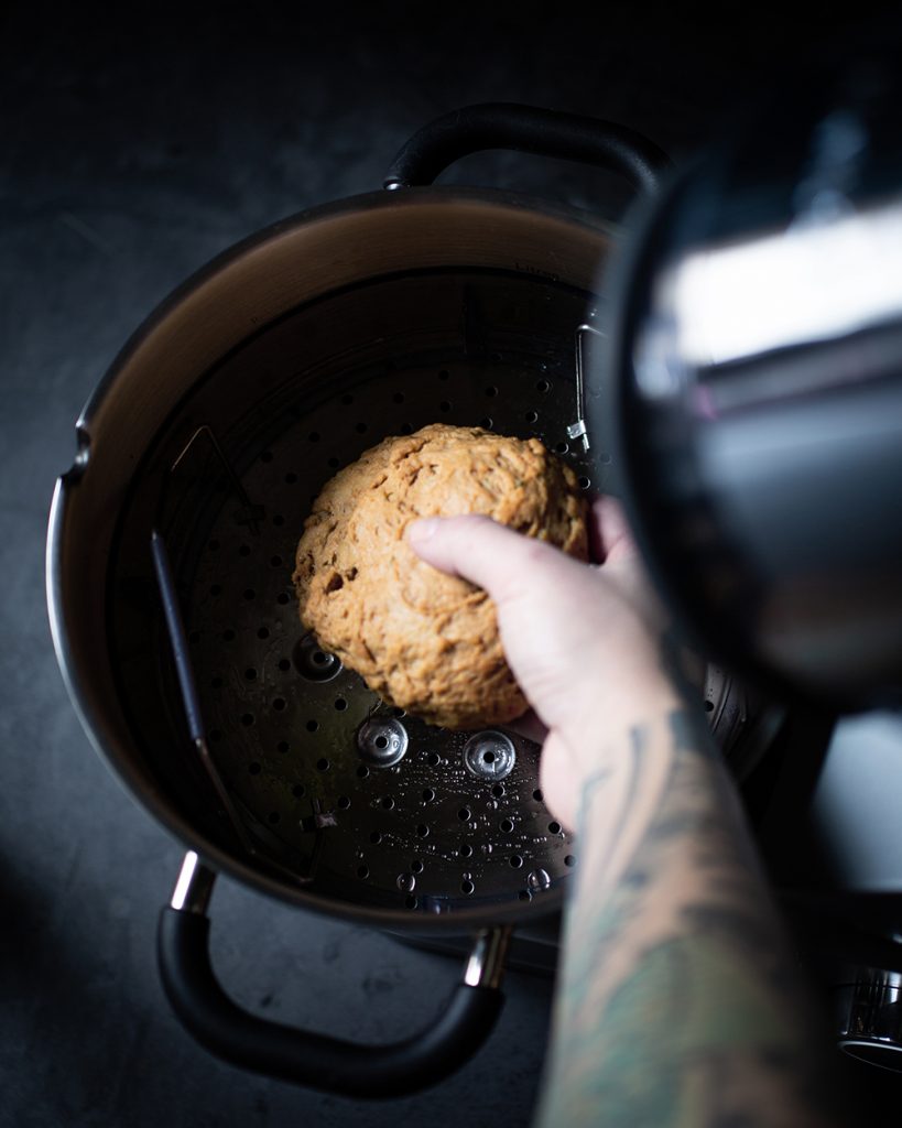 Guabaoburger mit veganem Sauerbraten