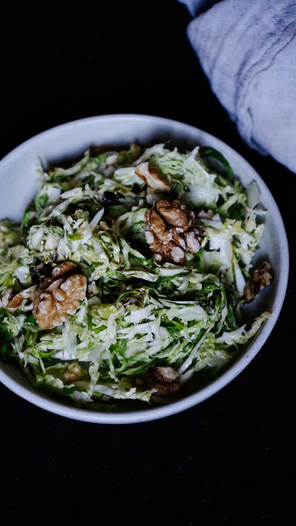 Vegane Rezepte, Herbstrezepte wie dieser Rosenkohl salat