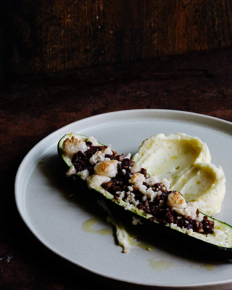 gefuellte zucchini aus dem ofen mit veganer fuellung