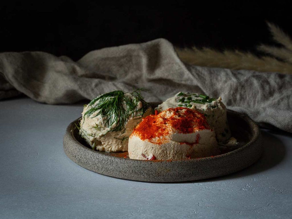 Selbstgemachter veganer Cashew Frischkäse aus Cashewkernen
